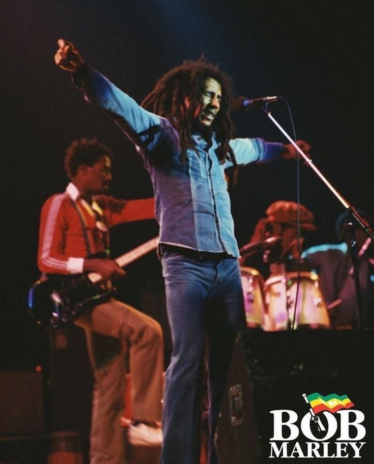 🎵🎶❤️💛💚🇯🇲 Bob Marley & The Wailers - No Woman, No Cry (Live At The Rainbow 4th July 1977) #Reggae youtu.be/mZ6VezKMoRY?fe…