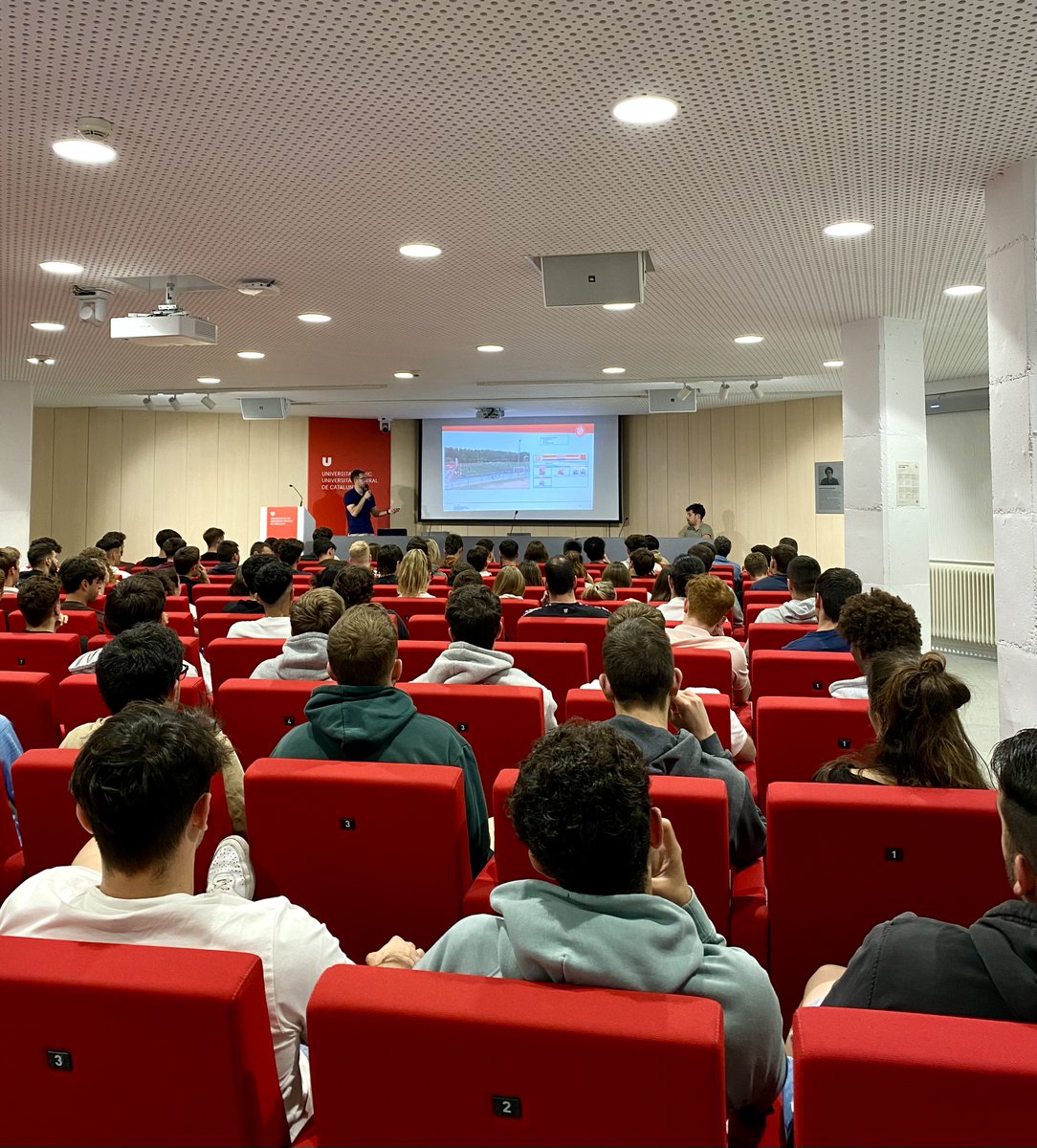 UVic_FETEP's tweet photo. 🔊Ahir els alumnes de CAFE, van rebre la xerrada de David Gómez i Javier Biel, "Entrenament de la força en joves esportistes".
🤩Una xerrada en la qual els alumnes van gaudir i aprendre a parts iguals.

#CAFE #entrenament @UVic_CAFE https://t.co/AXeTokHHFP