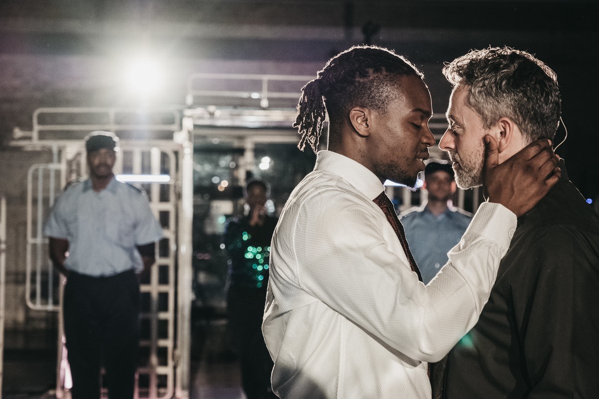 THEATRE: We're huge fans of @danteordie's work - their latest production is a provocative work that imagines the first same-sex wedding in a UK prison. It takes over @hallestpeters's next month. creativetourist.com/event/kiss-mar…