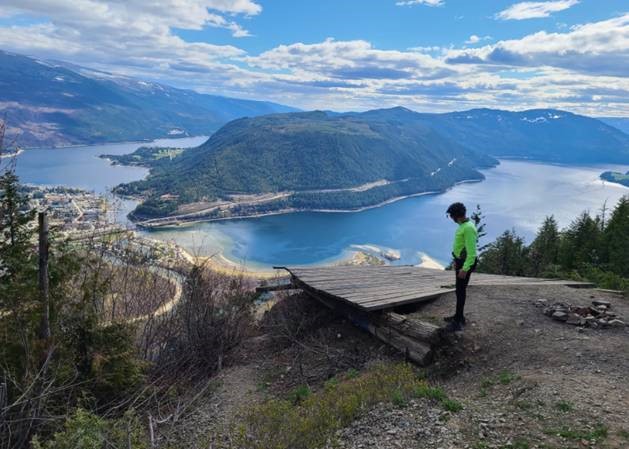 My husband did 2 big cycling trips yesterday. One 100 km on the road, and the other up the hill to the look out above Sicamous with beautiful views of Mara and Shuswap Lakes.  (Here's his friend)  Such fit retired guys! #ShuswapLake #MaraLake #ShuswapLiving #Sicamous No motors!