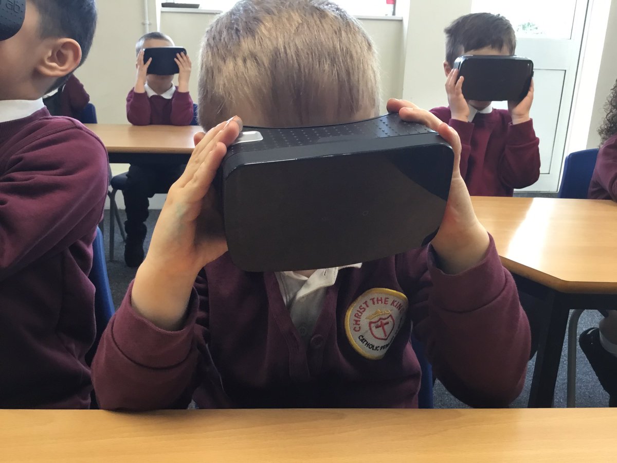 We are enjoying an amazing hook to the story “The Very Hungry Caterpillar” by exploring the world of mini beasts through the magic of VR! @StGtG_CAT @educationgroup