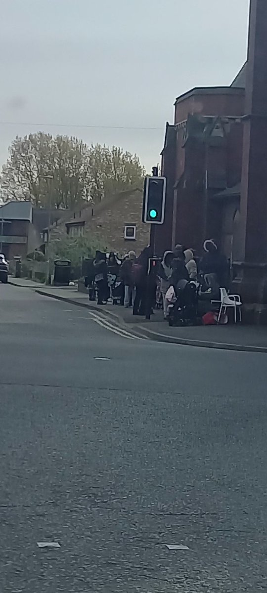 When free accommodation and money is just not enough! 

#foodbanks