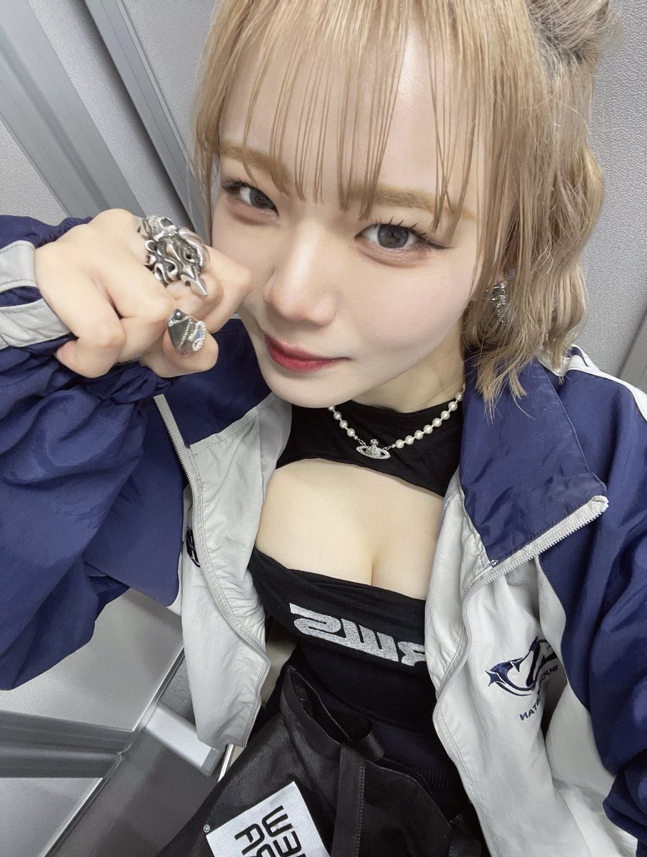 marumarusanODK's tweet photo. 最近のみずきまじで勃起レベルでえろい。谷間見る度毎回フル勃起。
みずきがパイズリとかしてるの想像したらみずきとヤリたくなってきた。
これからも永遠の肉便器でいてほしい。全部出してあげる。みずきの顔と脇と谷間とアソコに…
食い込みのとこも見ただけで���りたくなる https://t.co/tF0JwyChEn
