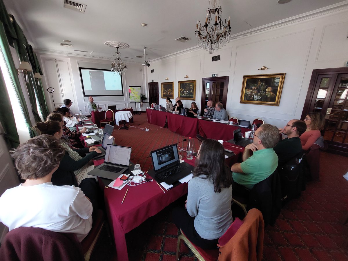 DemoBLogProject's tweet image. A week ago the #DemoBLog consortium met on their 3rd general assembly and this is what happened👇🧵

🖊we received insightful feedback from the advisory board of the project and had great discussions around the challenges our 5 #DigitalBuildingLogbooks are facing/might face