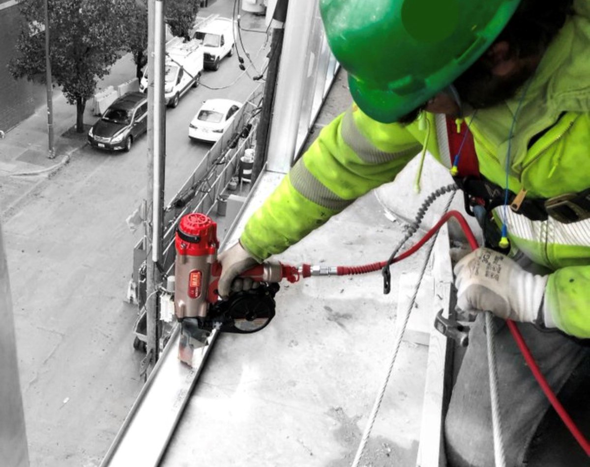📰 Innovative fastening solutions from YB Fixings 👉 ow.ly/tXtV50R7n7W #LightSteelFraming #Construction #Fastening #Modular #Offsite