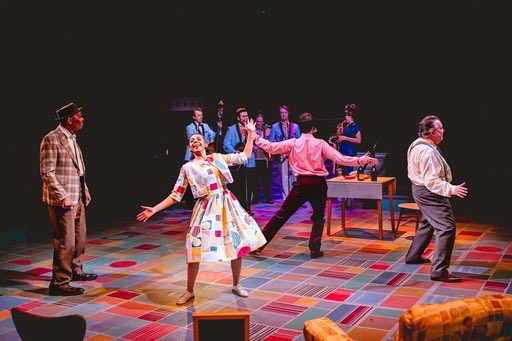 It’s a massive thumbs up from @ShowtunesJodie and the audience @NewVicTheatre for the comedy classic ‘One Man Two Guvnors’. It’s on until May 11th. 😊🎭 Photos: Andrew Billington.