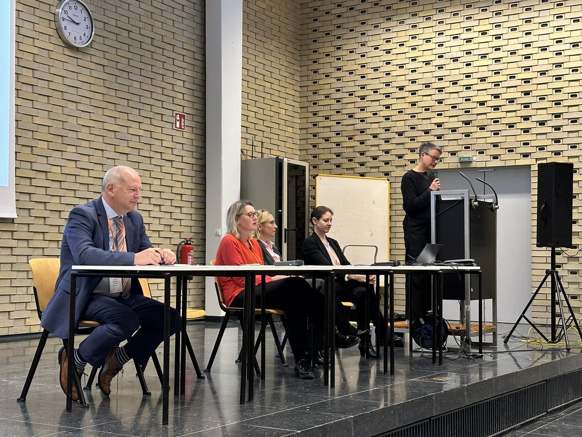 HSchaeferZEvA's tweet photo. Welcome addresses at the @ENQAtwt Members Forum by Professors Katja Koch, Tina Cornelius-Krügel and Dörte Heüveldop.
#enqa #zeva https://t.co/nVy511NrwZ