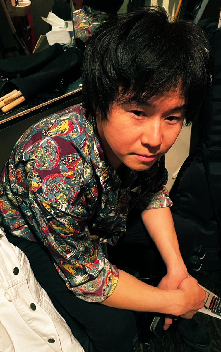 river2romantic's tweet photo. 昨日の新宿red clothありがとうございました🔥共演の皆さんも皆んな個性的で格好良くて挙がる夜でした🔥サンクス🔥
次回のGIGは少し間が空きます🔥詳細が出次第告知します🔥

#riverロマンチック日本代表
#mihoandtheoveralls
#dirtyrogues
#太陽民芸じろう https://t.co/eX9Udjq0xN