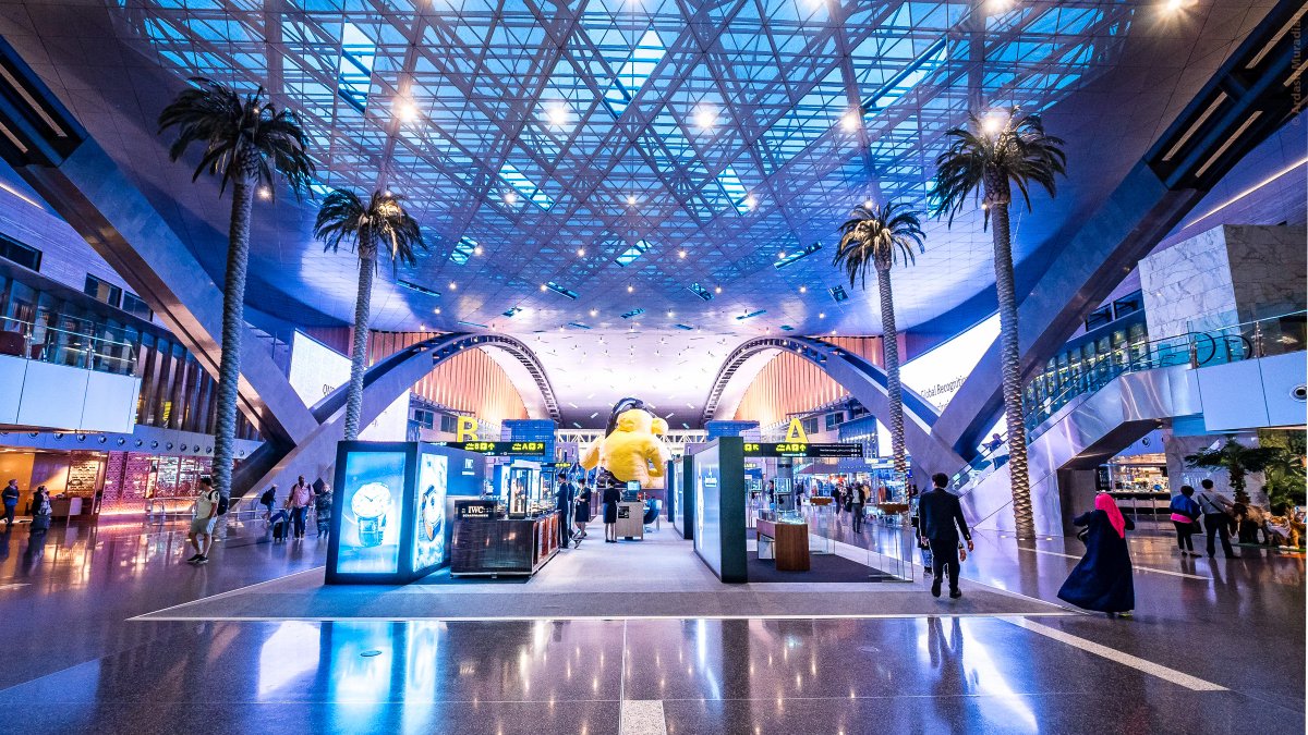 World's best airports, 2024. 1. 🇶🇦 Doha Hamad 2. 🇸🇬 Singapore Changi 3. 🇰🇷 Seoul Incheon 4. 🇯🇵 Tokyo Haneda 5. 🇯🇵 Tokyo Narita 6. 🇫🇷 Paris CDG 7. 🇦🇪 Dubai 8. 🇩🇪 Munich 9. 🇨🇭 Zurich 10. 🇹🇷 Istanbul 11. 🇭🇰 Hong Kong 12. 🇮🇹 Rome Fiumicino 13. 🇦🇹 Vienna 14. 🇫🇮 Helsinki-Vantaa 15. 🇪🇸