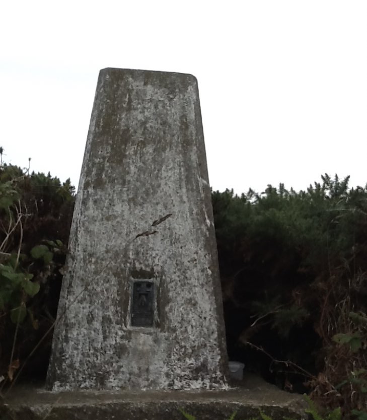 CambriaCeltica's tweet photo. #HappyTrigThursday #TrigWeek Happy birthday / anniversary to Trig Points everywhere, including this one at Penmynydd, Sir Fôn. 18th April 1936 and the retriangulation of Great Britain 
@TrigThursday @OrdnanceSurvey #trigweek https://t.co/ZiKh8SE29i
