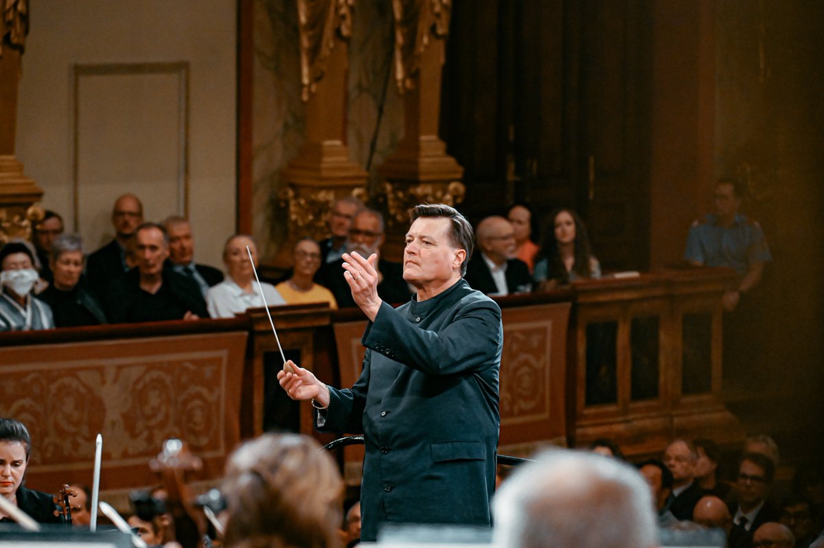 Impressions from last weekend, when Christian Thielemann conducted the @Vienna_Phil as part of the Brahms cycle at the #Musikverein. @igorpianist performed the Piano Concerto No. 1 in D minor. The second half included Brahms’ Second Symphony ✨🎶