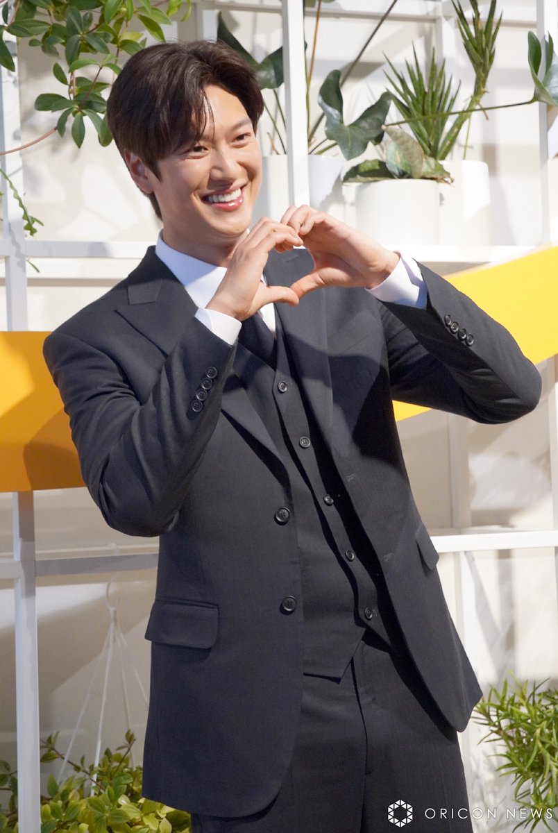 『私の夫と結婚して』“ジヒョク部長”
ナ・イヌ、Amazon来社❗️「心を込めて感謝です」

社員から大歓声✨️
「部長～」「モシッソヨ～（かっこいい）」
oricon.co.jp/news/2323239/?…

#ナイヌ #私の夫と結婚して <a href="/PrimeVideo_JP/">Prime Video（プライムビデオ）</a>