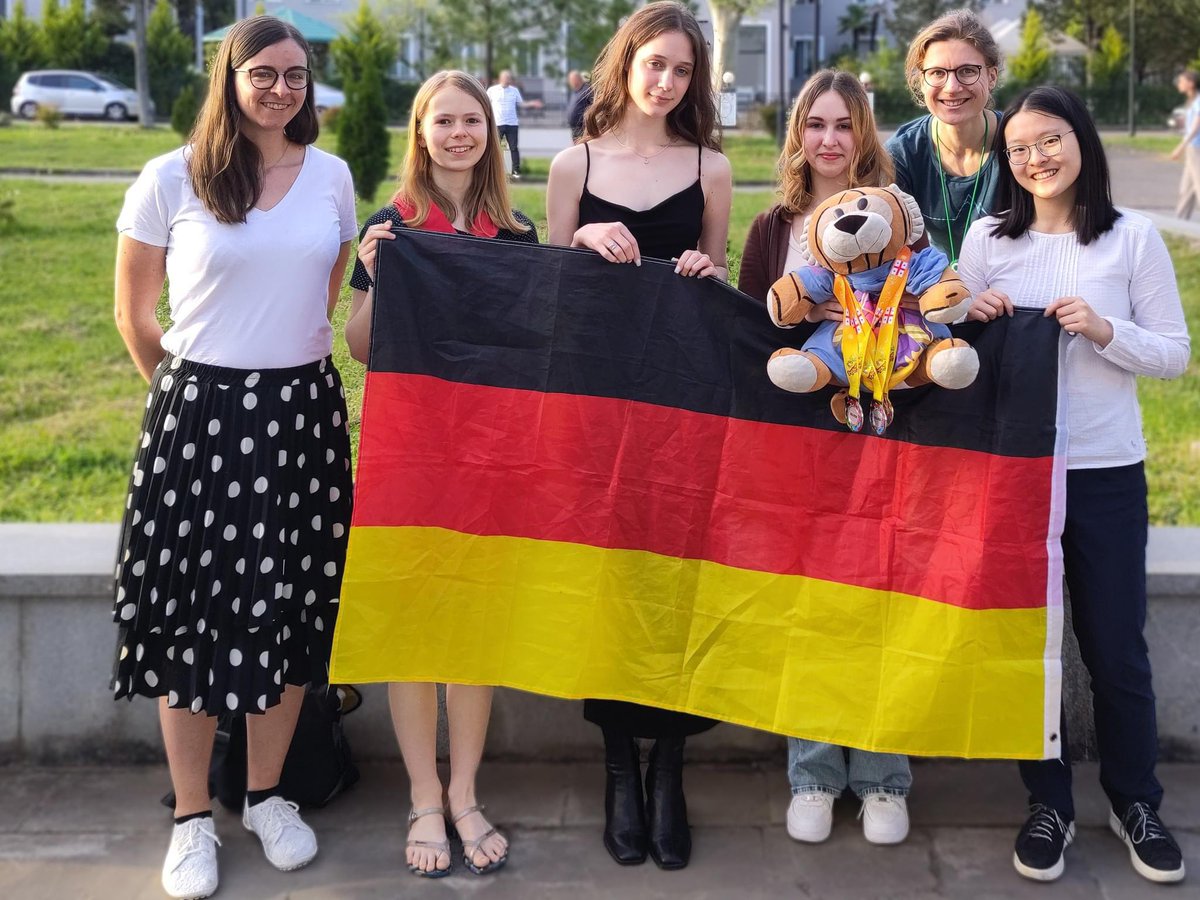 🥇🥈🥈🤩💪 European Math Olympiad for Girls: German team wins gold in Georgia - Big support from the HCM More here: mathematics.uni-bonn.de/en/news/europe…