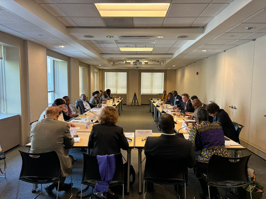 We're on the ground in Washington this week as the IMF/World Bank #SpringMeetings continue. Together with @AcetforAfrica, @BrookingsGlobal and @T20 partners, we held a sideline event on new financing solutions for #Africa. Experts discussed how to deal with debt, scale up…