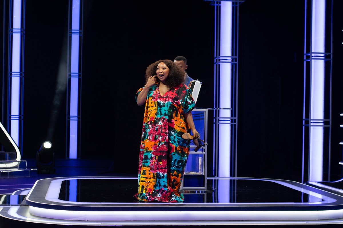 Many of you guessed it correctly... Indeed, it is @Rorisangt4. Catch her on @DONDCelebrityZA this Saturday at 18:00. #SABC1AngekeBaskhone #DealorNoDealCelebSA