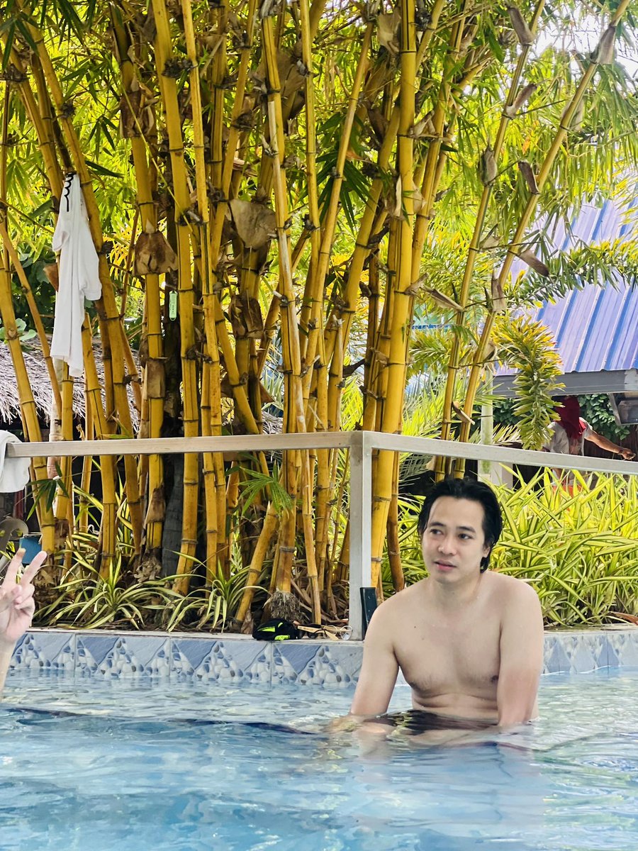 JuanderpaulLayp's tweet photo. Ang taba ko...🤨😐😑🫢🤭🤣 https://t.co/lrCMv89TGe