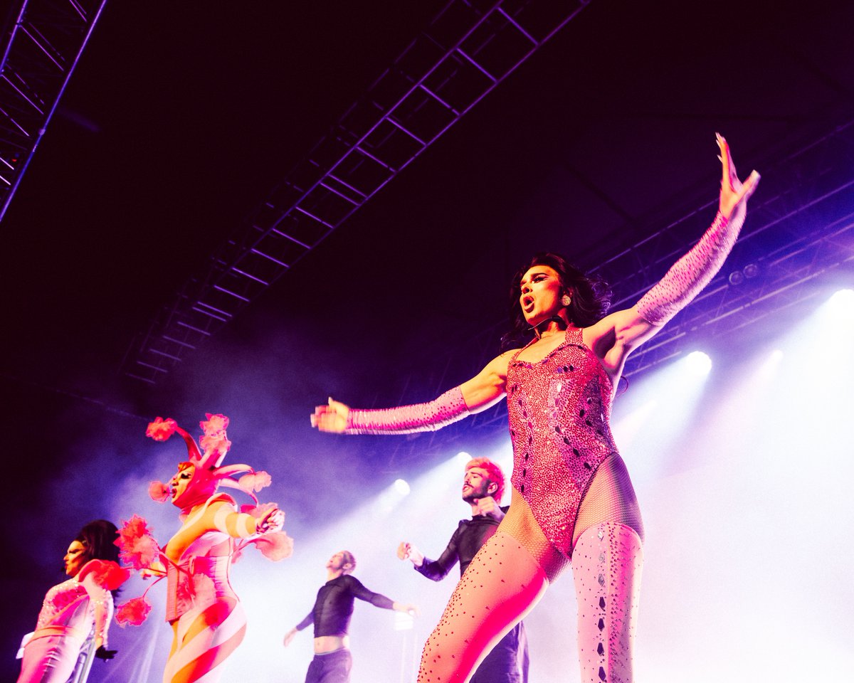 An extraordinary performance from drag superstars @GingerJohnson_ @TOMARATHOMAS_ and @MichaelMarouliX as they wowed the Galvanizers crowd at their Angels Of The North show 🔥 📸 Michael C Hunter