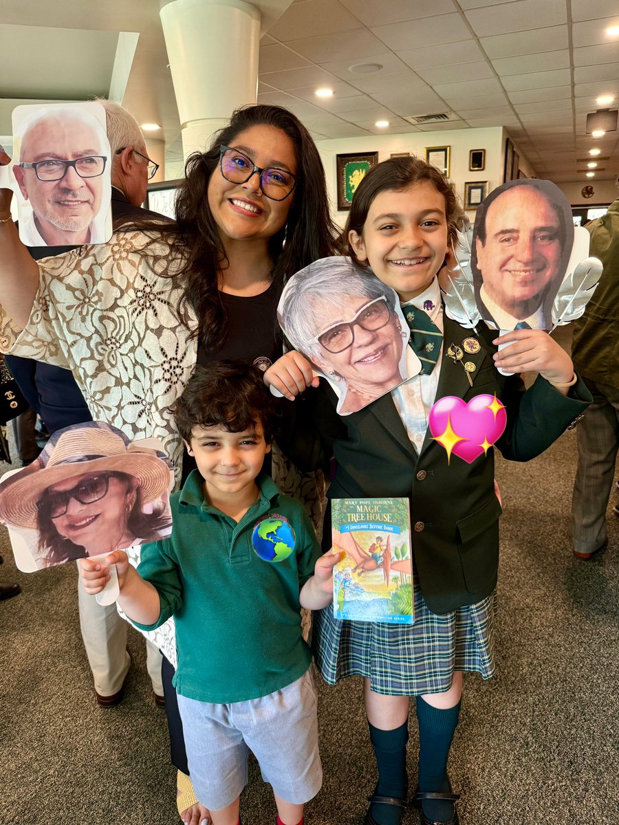 Cuando tus abuelos están regados por el mundo y es el día del abuelo en tu Colegio