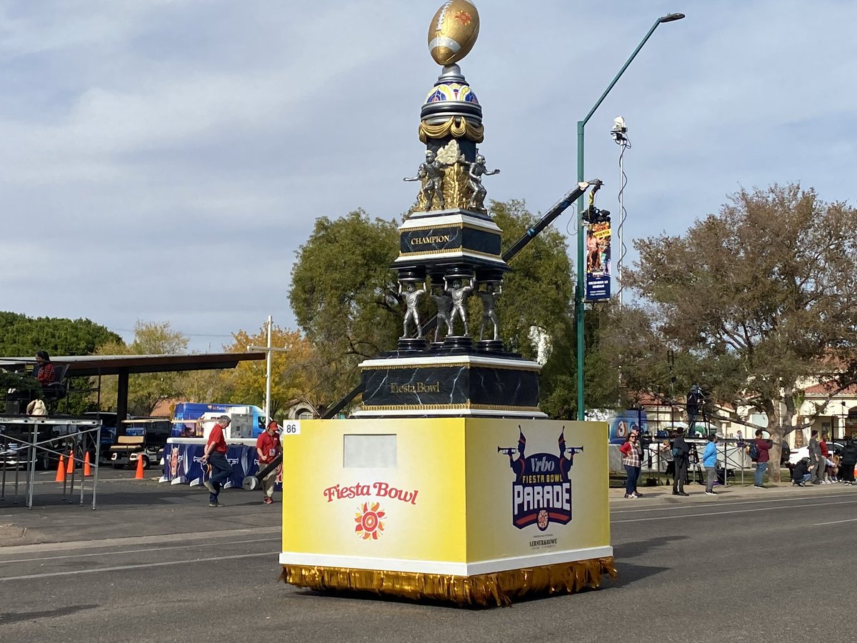 Thank you @vrbo for your continued partnership and support as the title sponsor of the @vrbo @Fiesta_Bowl & the @vrbo @Fiesta_Bowl Parade. Photo: #FiestaBowl archives. @BowlSeason