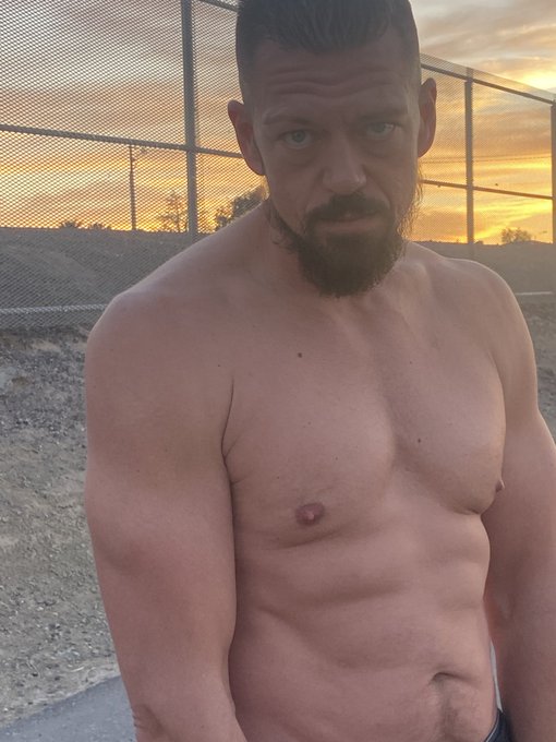 Follow your heart, every damn day. https://t.co/372ZwX5OQr<a href="/tag/fitness"class="tags"><span>#fitness</span></a><a href="/tag/workout"class="tags"><span>#workout</span></a><a href="/tag/abs"class="tags"><span>#abs</span></a>