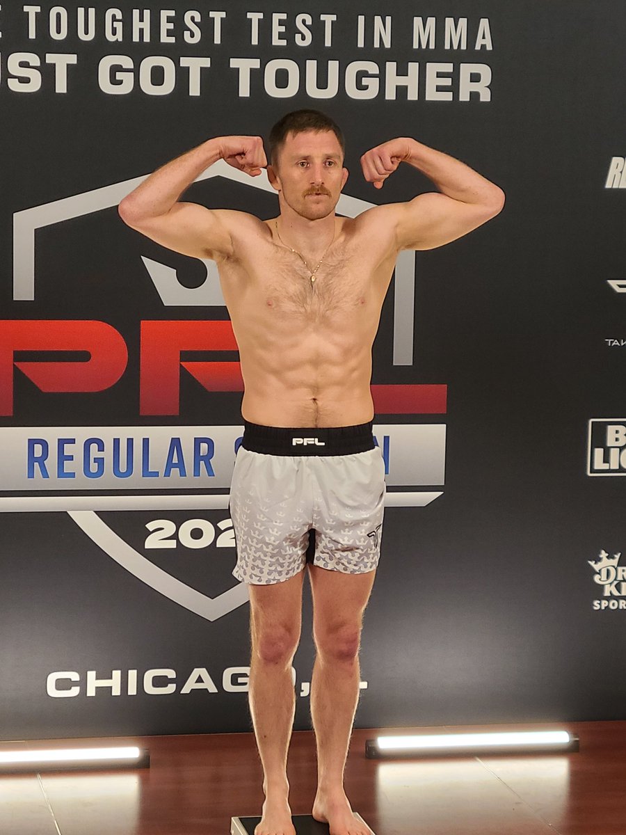 'The race is long but in the end it is only with yourself' @36Johns makes weight for his @PFLMMA Bout. 145.6lbs 🔥