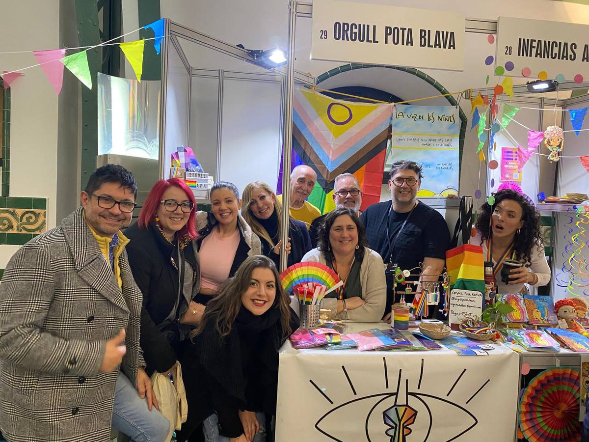 AGTkm0's tweet photo. #FiraTapa #CarxofaPrat
Orgullosament pratencs! 🏳️‍🌈🏳️‍⚧️
Divendres 19 serà la Nit del Col.lectiu LGTBIQA+  i omplirem la Plaça Blanes amb els colors de la diversitat 🌈

Més info: 📱 https://t.co/tBg0pRoRnu

🍽 Fira Tapa Carxofa Prat
🗓 19-20-21 d’abril
📍 Plaça Blanes • El Prat https://t.co/xwUa8Je8ix