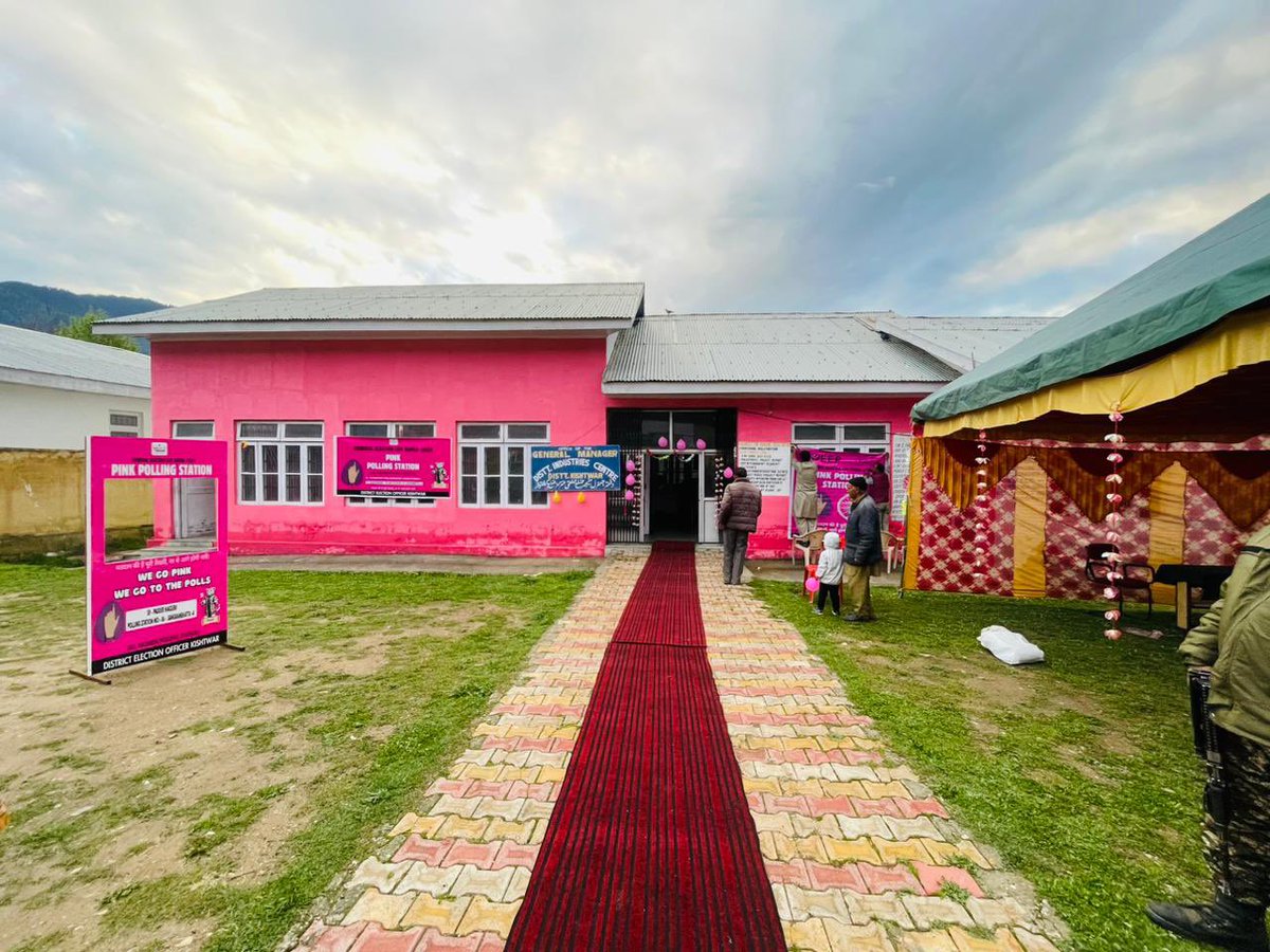 Pink polling stations of Kishtwar! 100% women manned SHGs stalls Crèche facilities & lots more… #ChunavKaParv #DeshKaGarv #GeneralElection2024 @ECISVEEP @SpokespersonECI