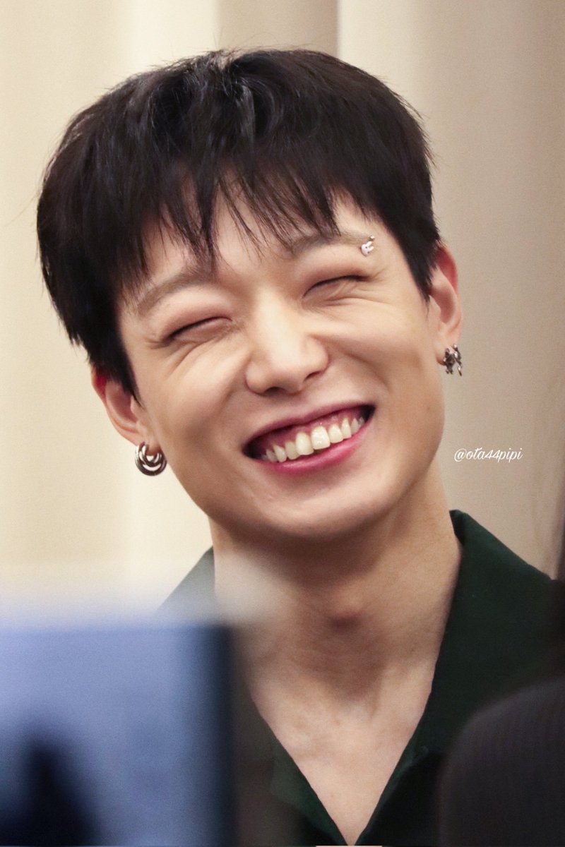 bobby and his beautiful eye smile 🥹🥹🥹🥹🥹