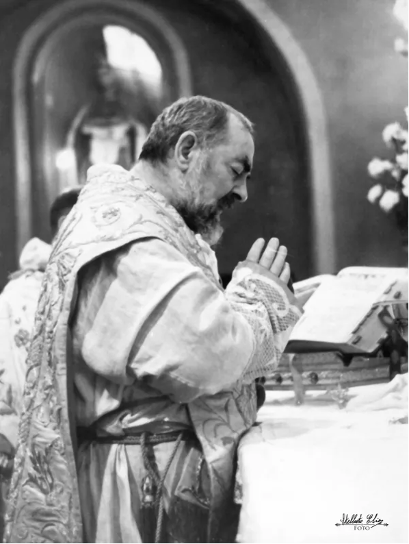The Saint Pio Foundation will release 10 never-before-seen photographs of Padre Pio to mark the foundation’s 10thanniversary. catholicnewsagency.com/news/257331/ph…