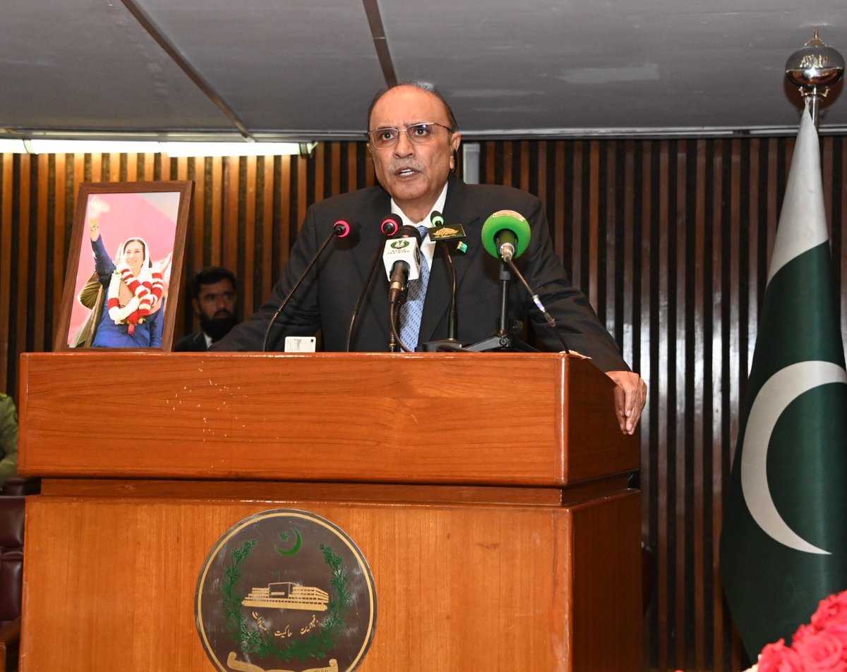 NEWS_BILAWAL's tweet photo. President of the Islamic Republic of Pakistan, Asif Ali Zardari addressing the Joint Session of the Parliament.

#JointSession 
@PresOfPakistan https://t.co/NVdpzjJtpo