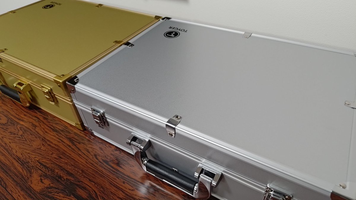 shirohebisan6's tweet photo. 2色並べ。まだ中身スカスカでほぼインテリア状態ですが…。
ストレージのセパレーターがしっかりとした作りでカードを分けやすいです。
#CEO_Storage https://t.co/kEcTcq6h8w