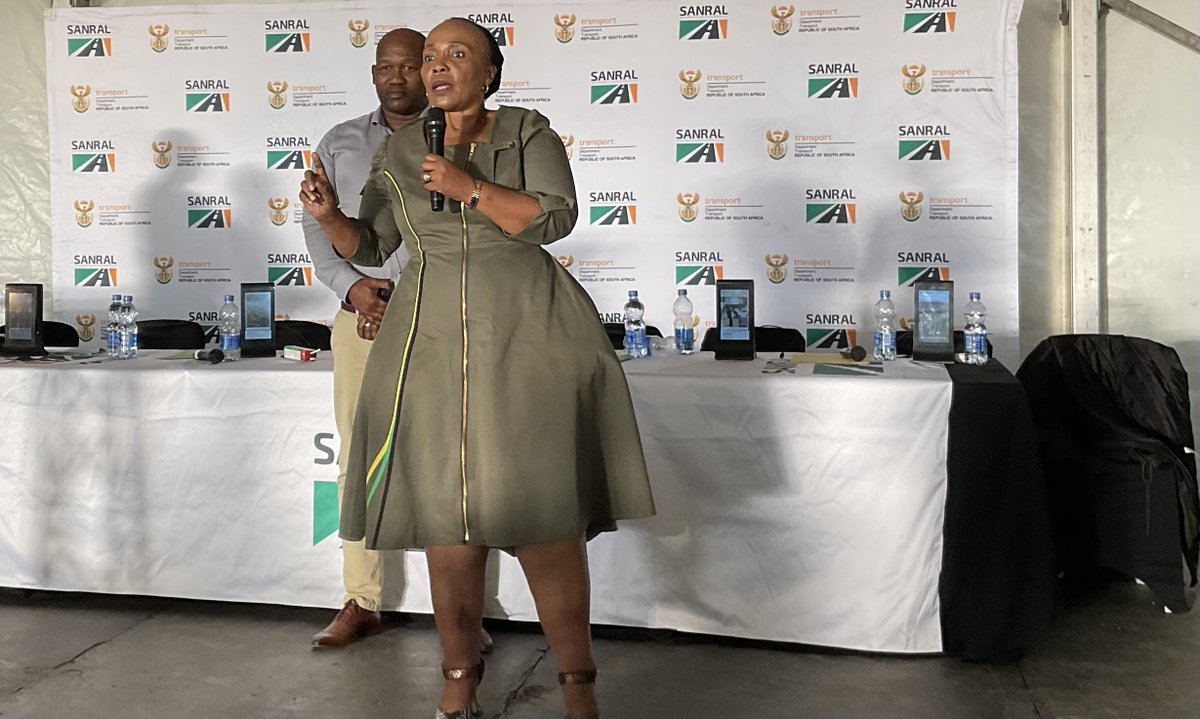 The Minister tells the learners they should use their #ShovaKalula bicycles to go to and from school, and that they will learn all about road safety.

Watch here: bit.ly/3JIMQnz

#SANRAL
#Siyasebenza
#OperationSiyakha