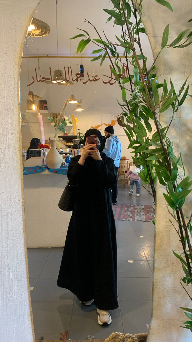 هاجَر . tweet media