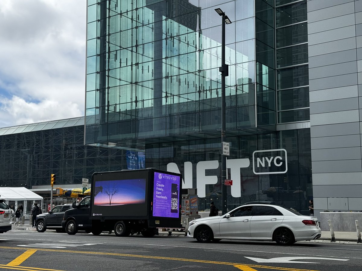 VTRUSuite's tweet photo. This is how we roll. 

Throwback to when we had our @vitruveochain artists featured around New York during #NFTYC2024

Thanks for the pics @FerCaggianoArt! https://t.co/oqM1Gn3H7m
