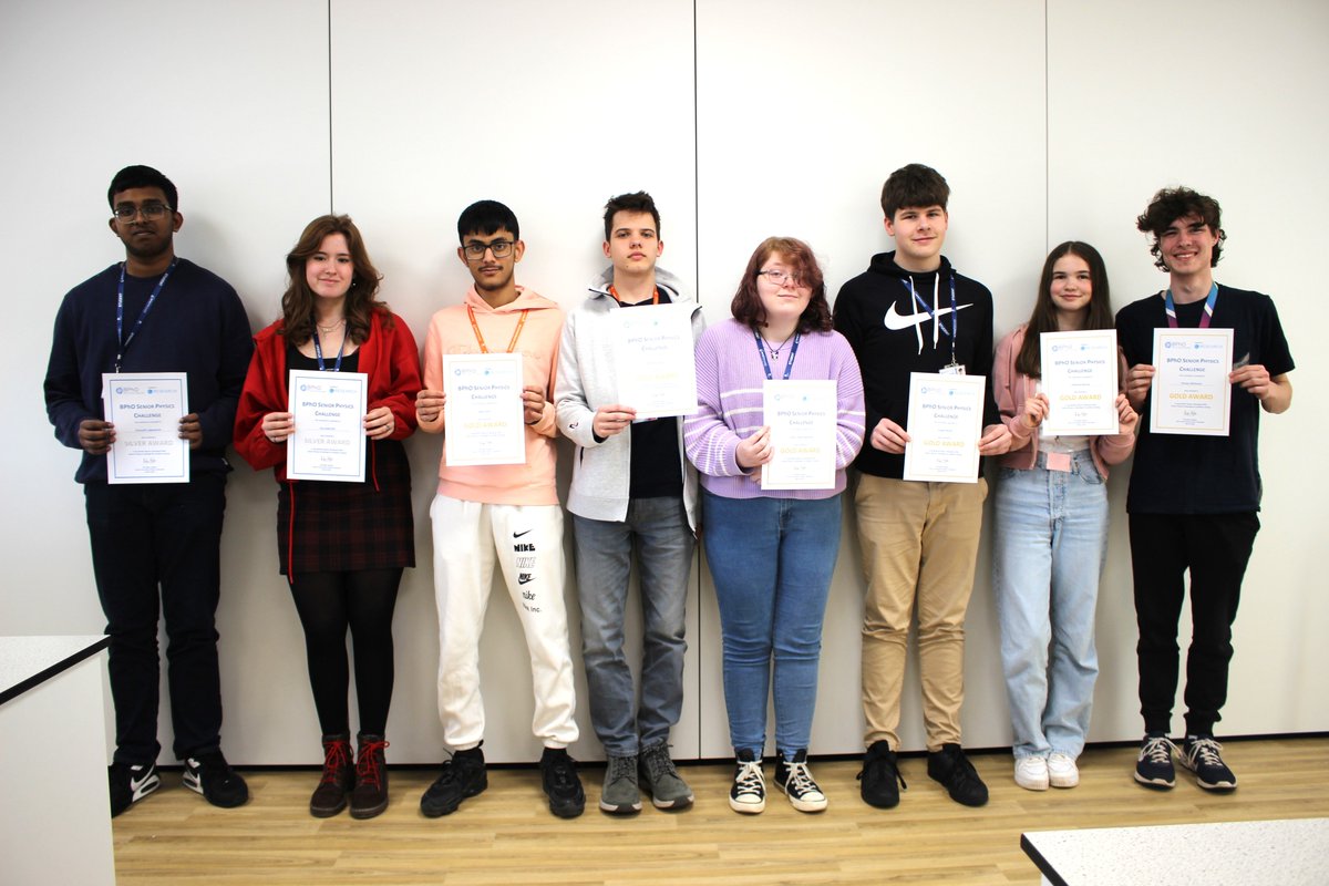 Congrats to our A Level Physics students! They tackled the British Physics Olympiad’s Year 12 Senior Physics Challenge Paper. Despite its reputation for being ambitious, 9️⃣ of our Year 1 cohort stepped up to the challenge! 🥇 6 achieved Gold (top 7%) 🥈 secured Silver (top 20%)