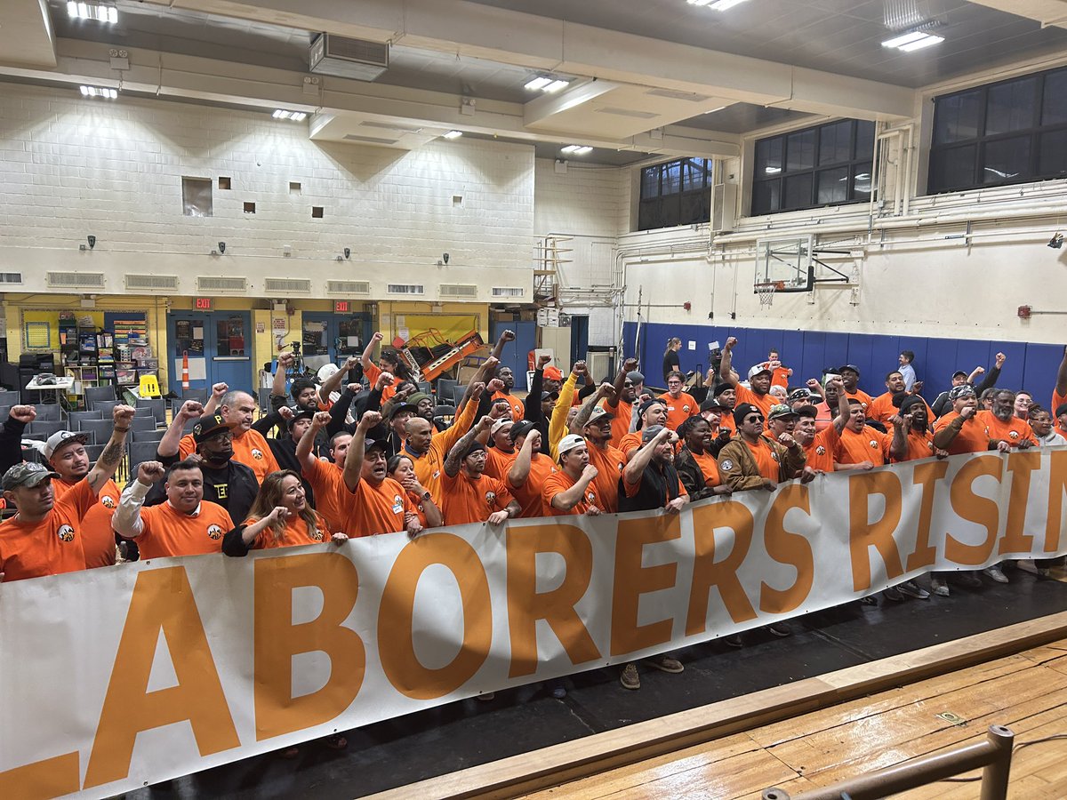 #LaborersRising @local79nyc volunteer activists came together to break bread and learn about the NYC political process. #StrongerTogether