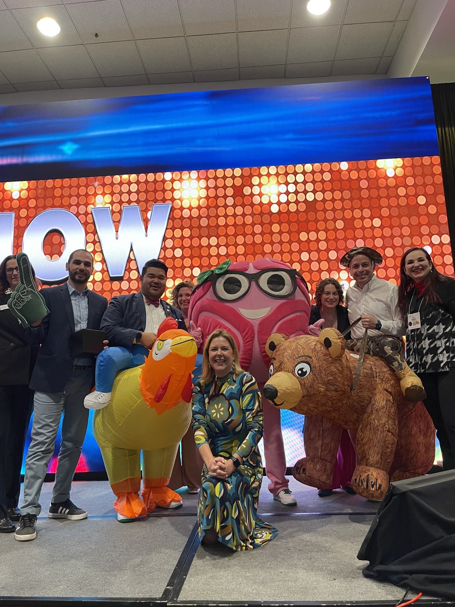NinaRiggins's tweet photo. Thank you #AANAM for the fantastic community! @neurobickel @MaryPostCEO @MarkMilsteinMD @jposas #Sarabellum @AANmember 👏👏👏@WNGtweets #HeadTalks https://t.co/ktqfnHtSqD