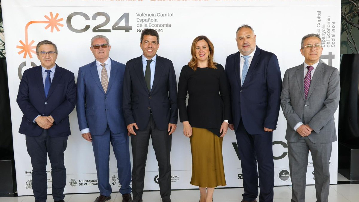 👥🏢 El president de la Generalitat, @carlos_mazon_, assistix al lliurament dels 🏅 XV #PremisPepeMiquel del Cooperativisme Valencià #VLC24CapitalEconomíaSocial