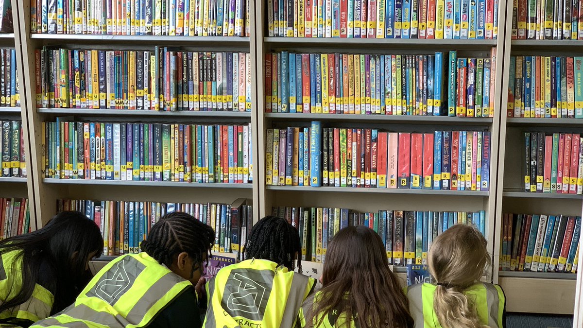 RockliffeManor's tweet image. Year 5’s summer visit to @SladeLibrary Choosing new books for a new term. We were so pleased to find a World War 2 non-fiction book for our new topic @IPAT_Edu