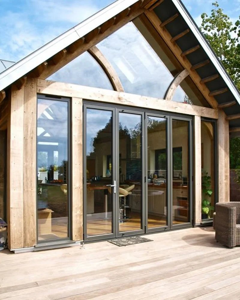 Experience unobstructed views of your garden and effortlessly merge your indoor and outdoor spaces with aluminium bi fold doors. 🌿🏡 loom.ly/y6zXrpY #justvaluedoors #bifold #spring #insideout