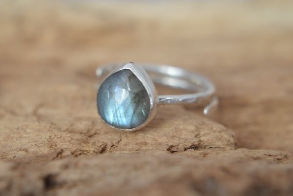 How gorgeous is this stone! 

emmahughesjewellery.co.uk/products/rings…

#TheCraftersUk #bizbubble #UKMakers #CraftBizParty #MHHSBD #SmartSocial #SBSwinner #SBS