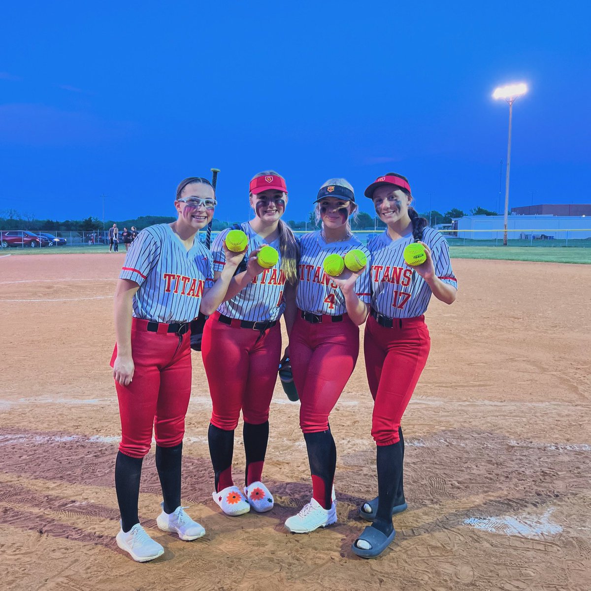 Columbus Titan Softball tweet media