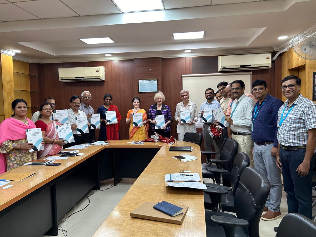 HFWOdisha's tweet photo. Commissioner-cum-Secy, @HFWOdisha, held discussion with the team from Jhpiego, a non-profit global health leader led by Ms Leslie D Mancuso, in the presence of MD, @nhmodisha, DPH, DFW &amp; other officers on 18th April, 2024 in H&amp;FW Dept Conference Hall. https://t.co/ZIZECtu1mU