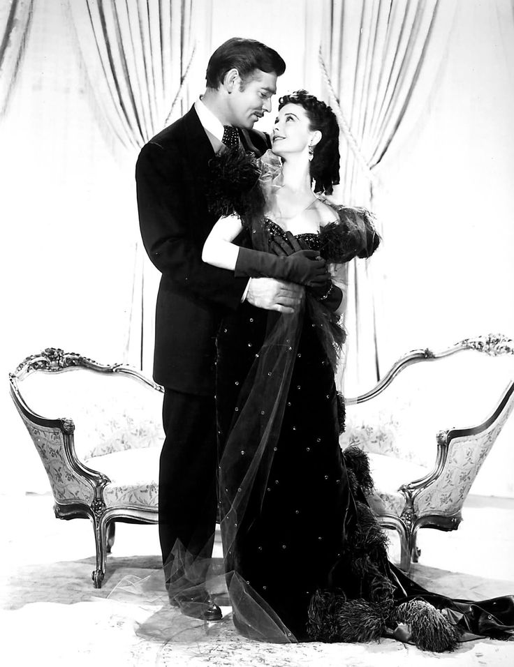 Clark Gable and Vivien Leigh in publicity for Victor Fleming's 'Gone With The Wind.' (MGM, 1939)

GWTW premiered in London 84 years ago today on April 18, 1940.

📷 Clarence Sinclair Bull. 1939.

#ClarkGable #VivienLeigh #GoneWithTheWind #TCMParty