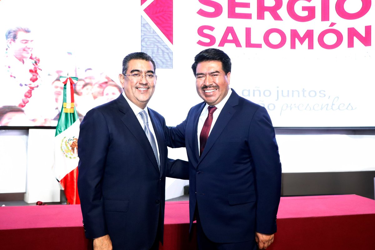 Javier_AquinoL's tweet photo. Ha sido más de una década caminando juntos y celebrando la vida, deseo de todo corazón que sigas cosechando triunfos y éxitos, que a tu paso continúes dejando huella y lo más importante, que tengas mucha salud, alegrías y siempre estés rodeado de la gente que te quiere. Que Dios te bendiga, amigo @SergioSalomonC ¡Muchas Felicidades! 🎉