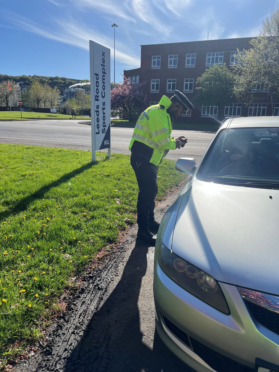 Patrol officers have seized four vehicles as part of the #Fatal5 safer roads day of action in #Huddersfield. They also stopped:

6 drivers for mobile phone use
4 for no MoT
2 for not wearing seatbelts
2 vehicles for having illegal window tints
1 for having a bald tyre