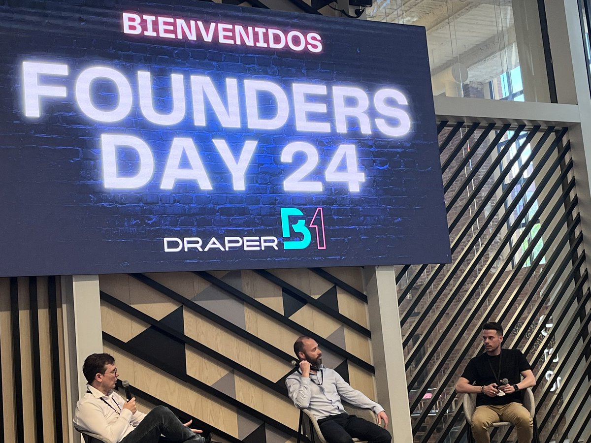 primeraconvo's tweet photo. Hoy día de mucho trabajo en Madrid. #BeUnibo https://t.co/7as5WhFvi0