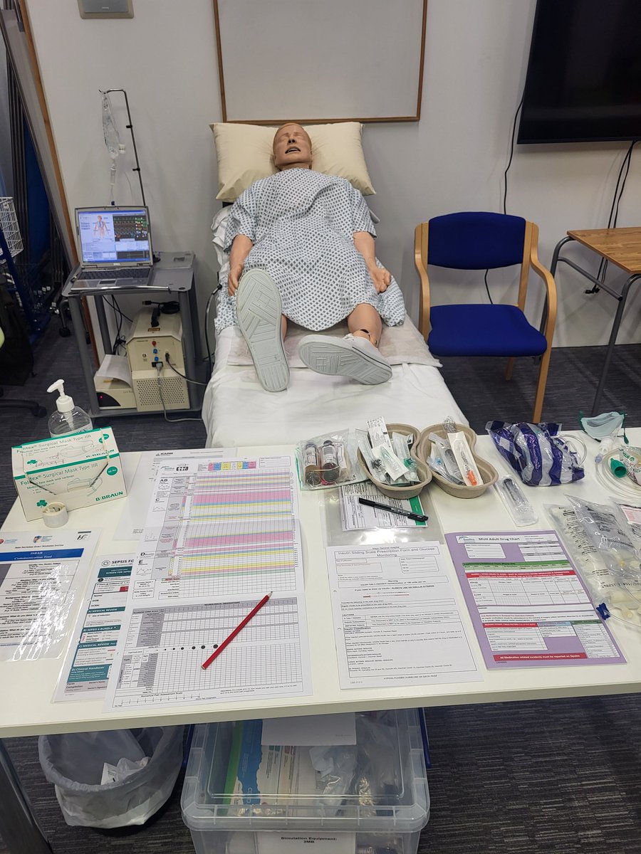 3MB's have also completed their Simulations as per the curriculum and have worked through various scenarios such ACS, COPD & Pre/Post-operative management. Key components included ABCDE Assessment, INEWS, ISBAR communication and management of conditions. Best of luck 👍 🥇📚