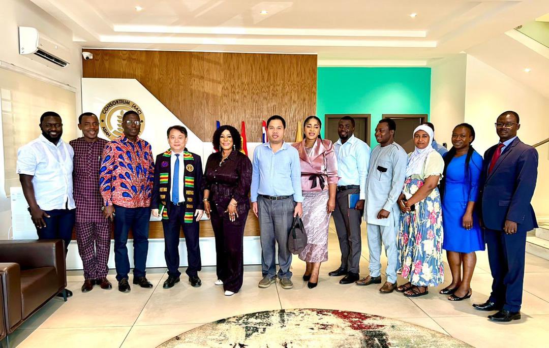 The Vietnam Ambassador to Ghana H.E. Quôc Hùng visited @AsiaAfricaCons to foster partnership between Ghana and Vietnam in the sector of Agriculture. AAC aims at achieving sustainable agriculture through collaborations and partnerships. 
#AAC
#JOSPONGRICE
#FoodSecurity