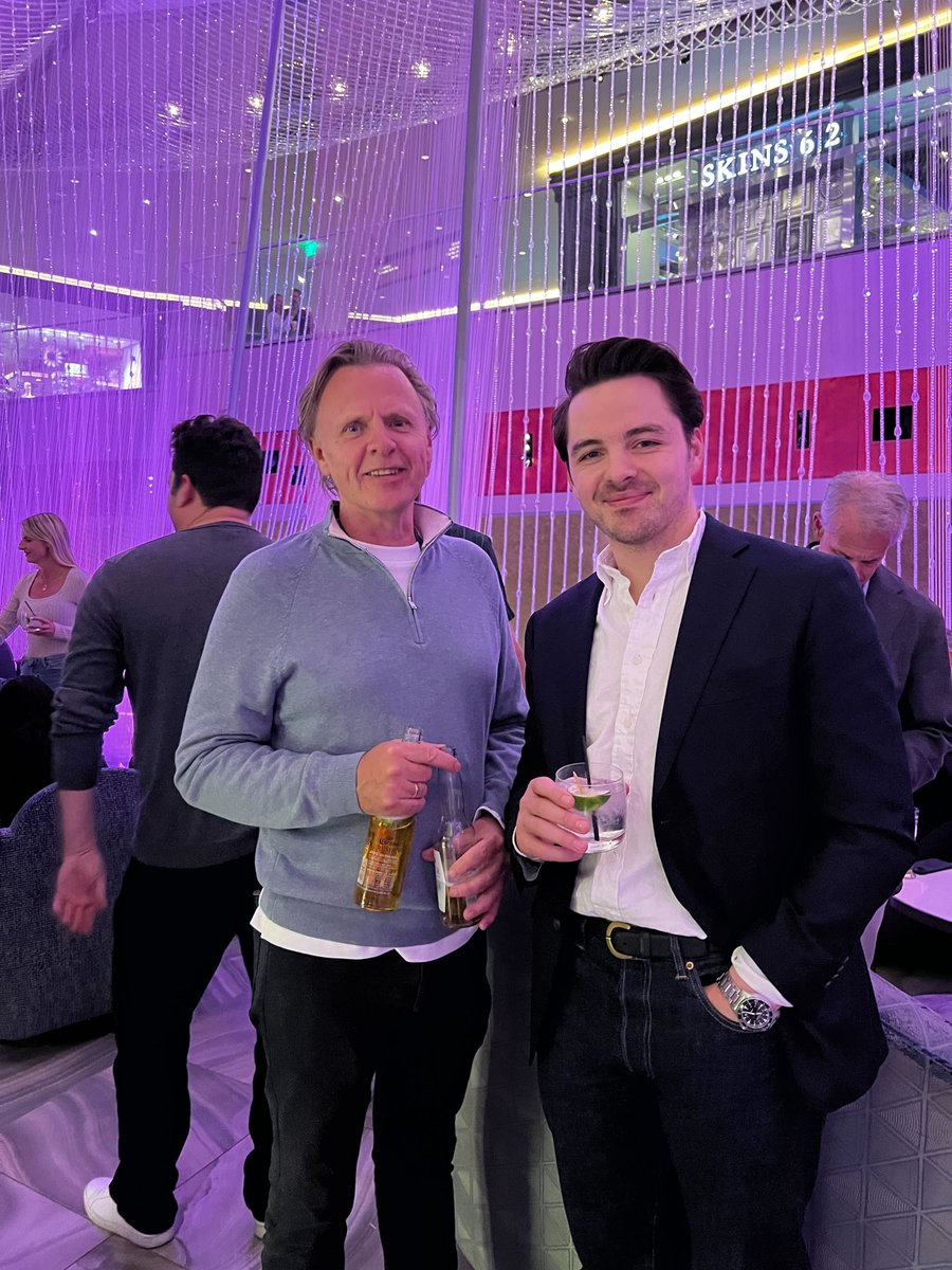VideoElephant's tweet photo. And that's a wrap! VideoElephant #teammiami POSSIBLE & #teamvegas NAB. An amazing conference was had by all - seeing friends old and new. More to come as we soak up all of the insights and connections. #video #videostrategy #letsgofast #fast #ctv #nab #possible https://t.co/qhMcuTaVEe